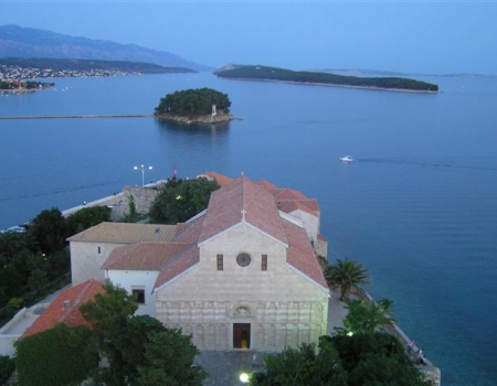 What is old town Rab like? 